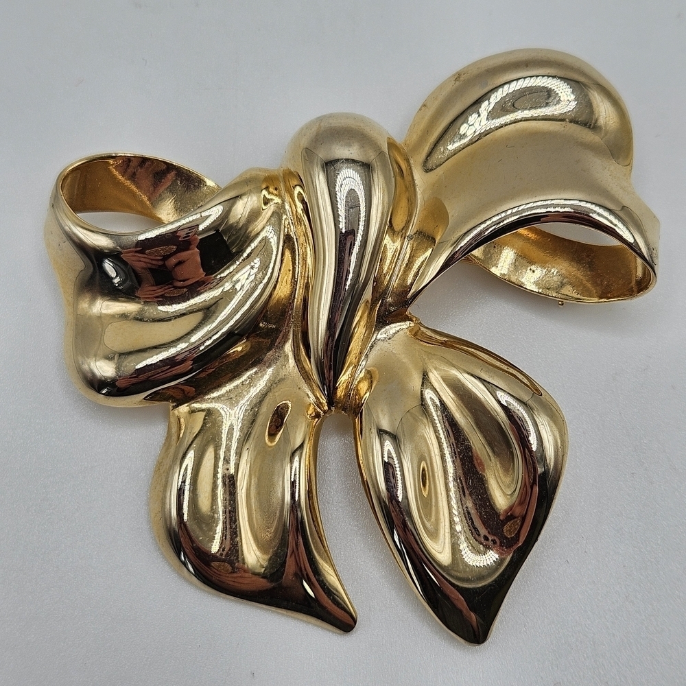 VINTAGE Glossy Gold Tone Large Bow Brooch Pin